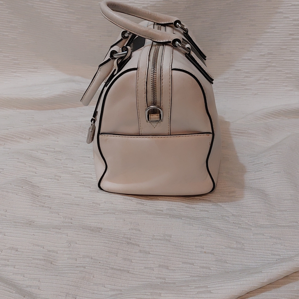 Michael Kors Ivory and Ebony Satchel - Picture 4 of 16